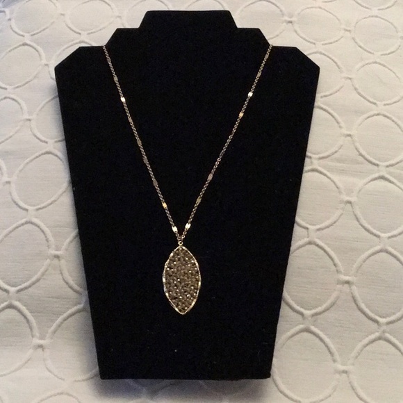 Sparkling statement necklace! NWOT - Picture 2 of 4